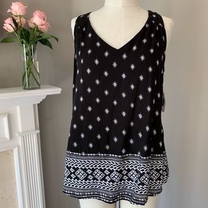 Brand New Old Navy Black and White Blouse with Tag